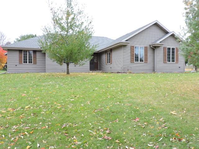 1013 Apache Ct, Fort Atkinson, WI 53538
