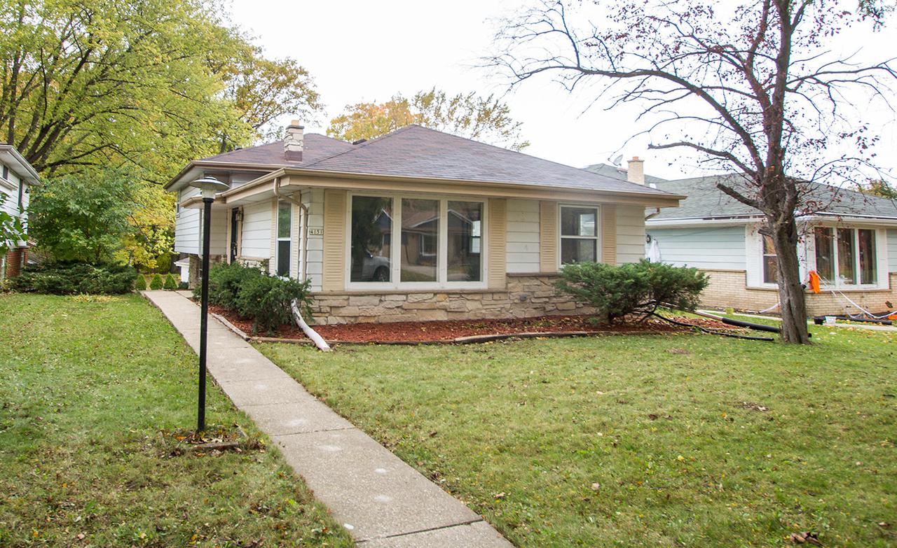 4151 N 96th St, Wauwatosa, WI 53222