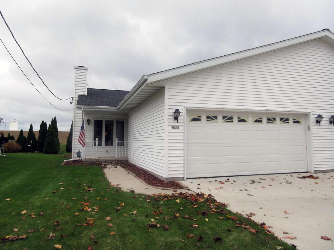 2003 Grand Ave., Manitowoc, WI 54220