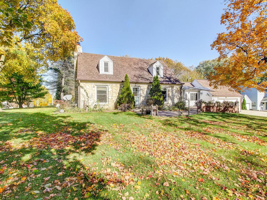 11422 W Potter Rd., Wauwatosa, WI 53226