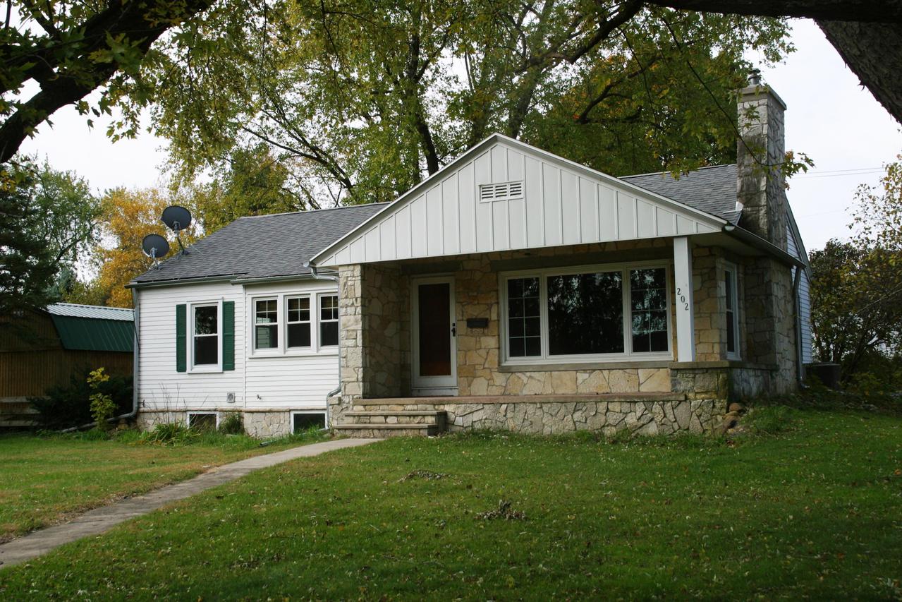 202 Spring Ln., Delavan, WI 53115