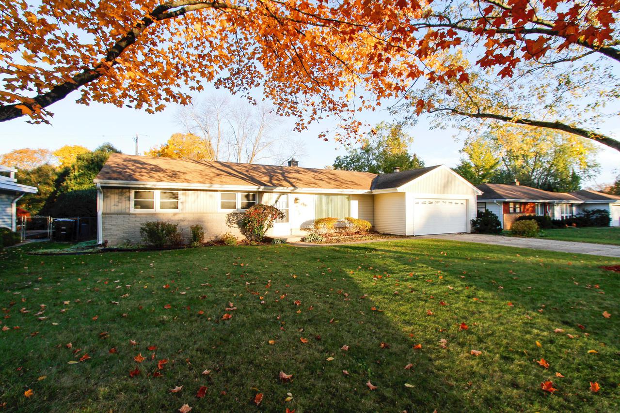 1638 N 119th St., Wauwatosa, WI 53226