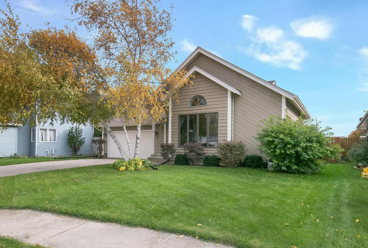 5527 64th St, Kenosha, WI 53142