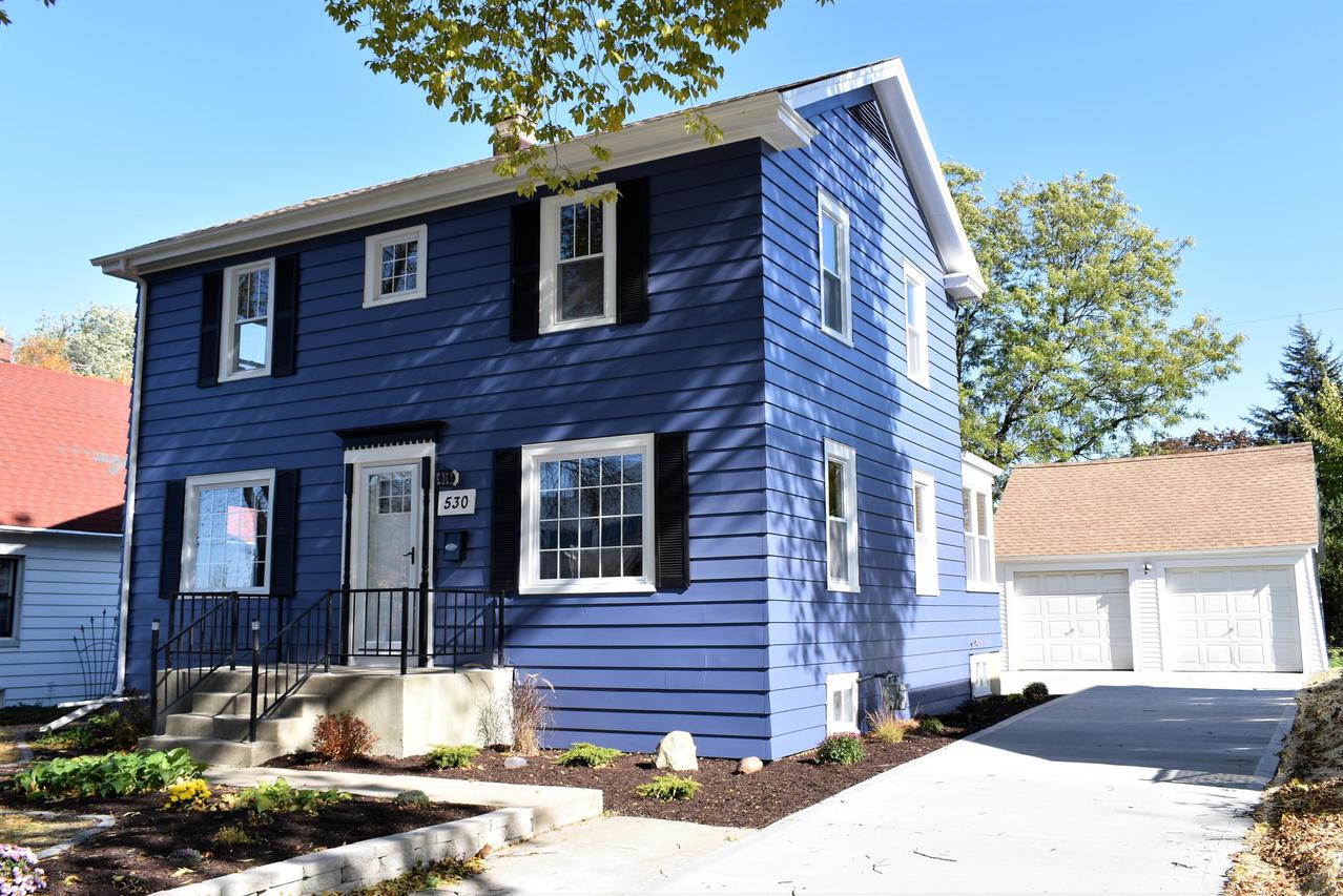 530 N 99th St, Wauwatosa, WI 53226