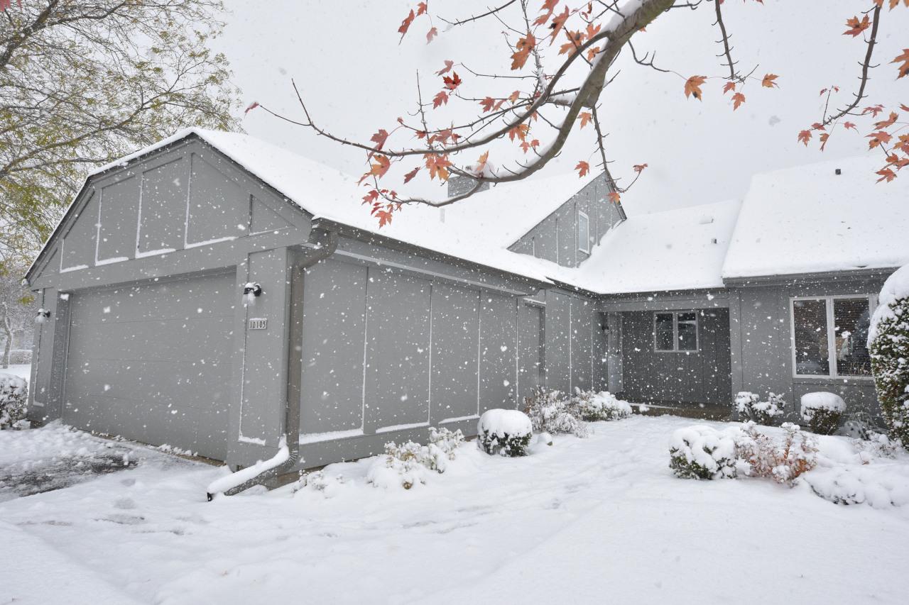 10105 N Gettysburg Ct, Mequon, WI 53092