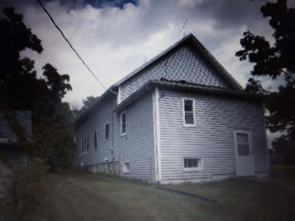W250S7695 Center Dr, Vernon, WI 53189
