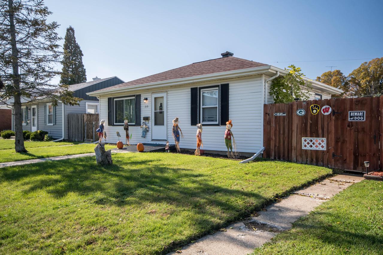 210 Luedtke Ave., Racine, WI 53405