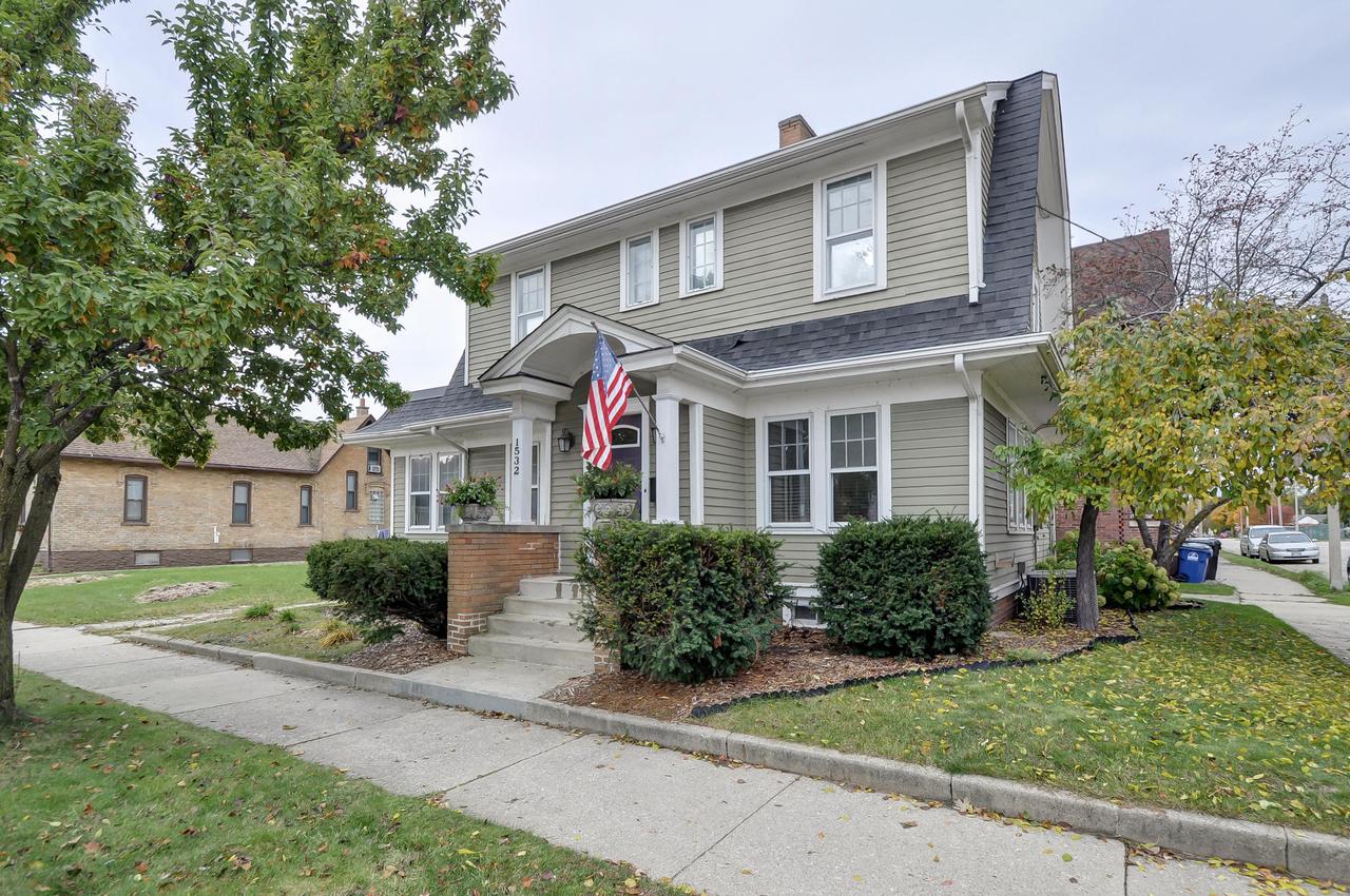 1532 N Main St, Racine, WI 53402