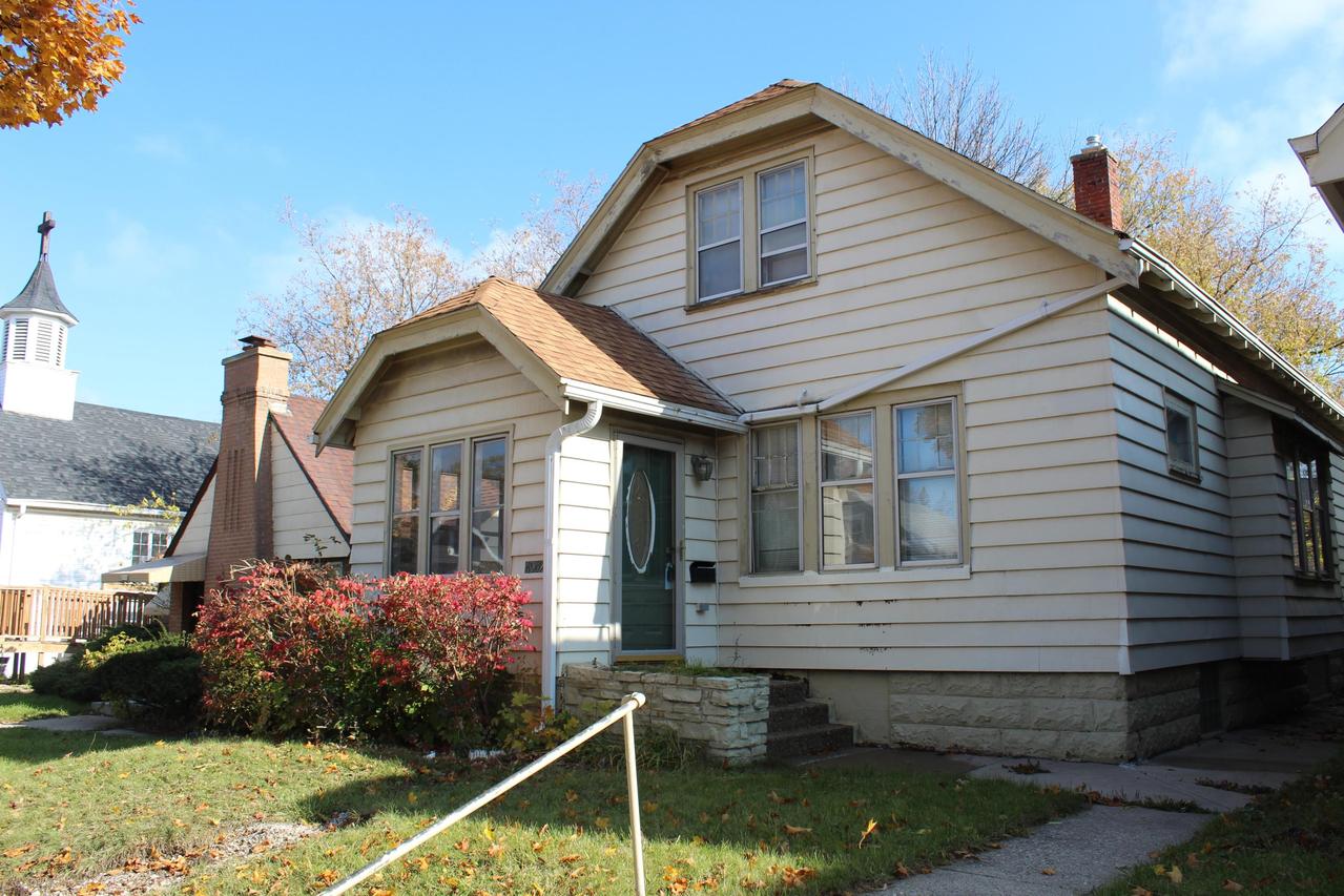 4962 N 37th St, Milwaukee, WI 53209