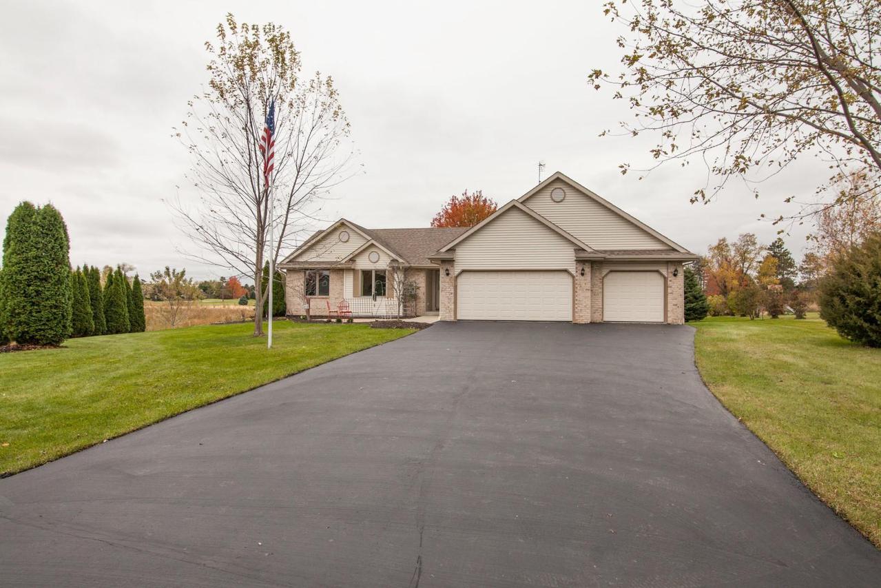 W4691 Ridgeview Rd., Lafayette, WI 53121