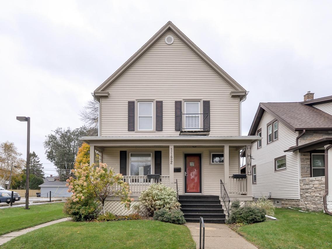 1122 Blaine Ave, Racine, WI 53405