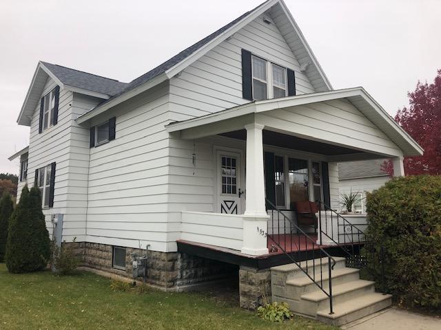 1533 Armstrong St, Marinette, WI 54143