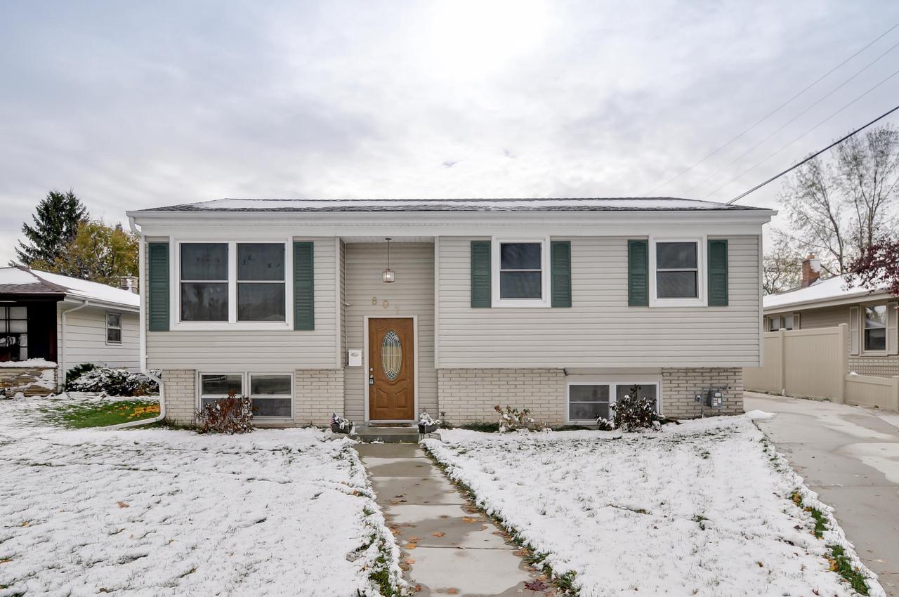807 Mayfair Dr., Racine, WI 53402