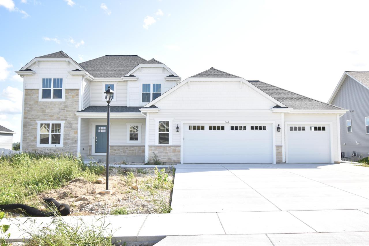 3621 Olde Howell Rd., Waukesha, WI 53188