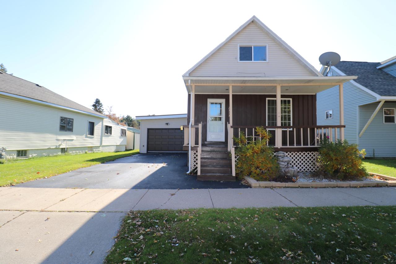 2313 Thomas St., Marinette, WI 54143