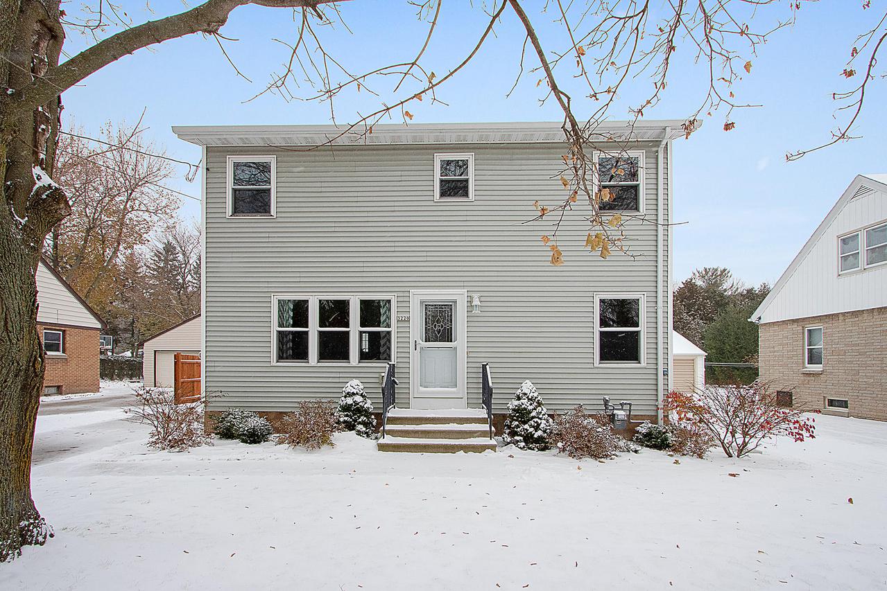 3220 Waldo Blvd., Manitowoc, WI 54220