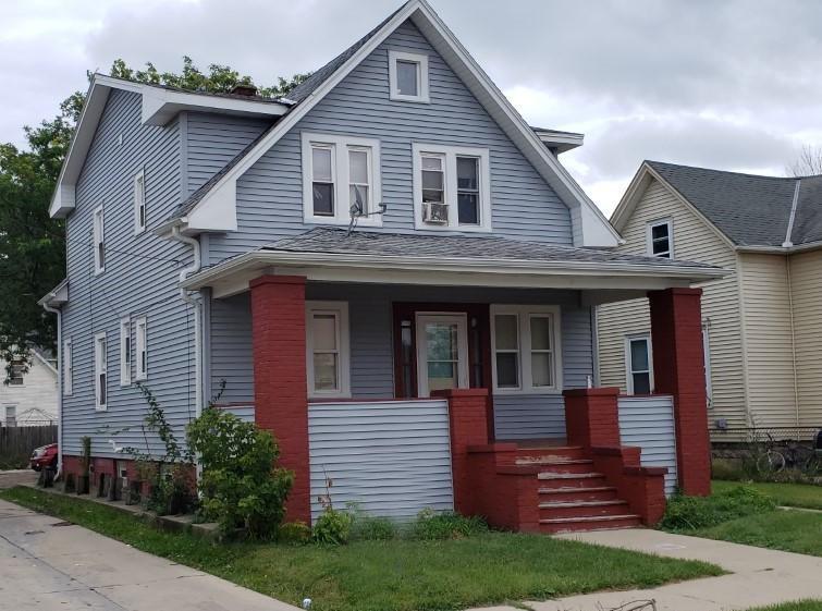 1915 Hickory Grove, Racine, WI 53403