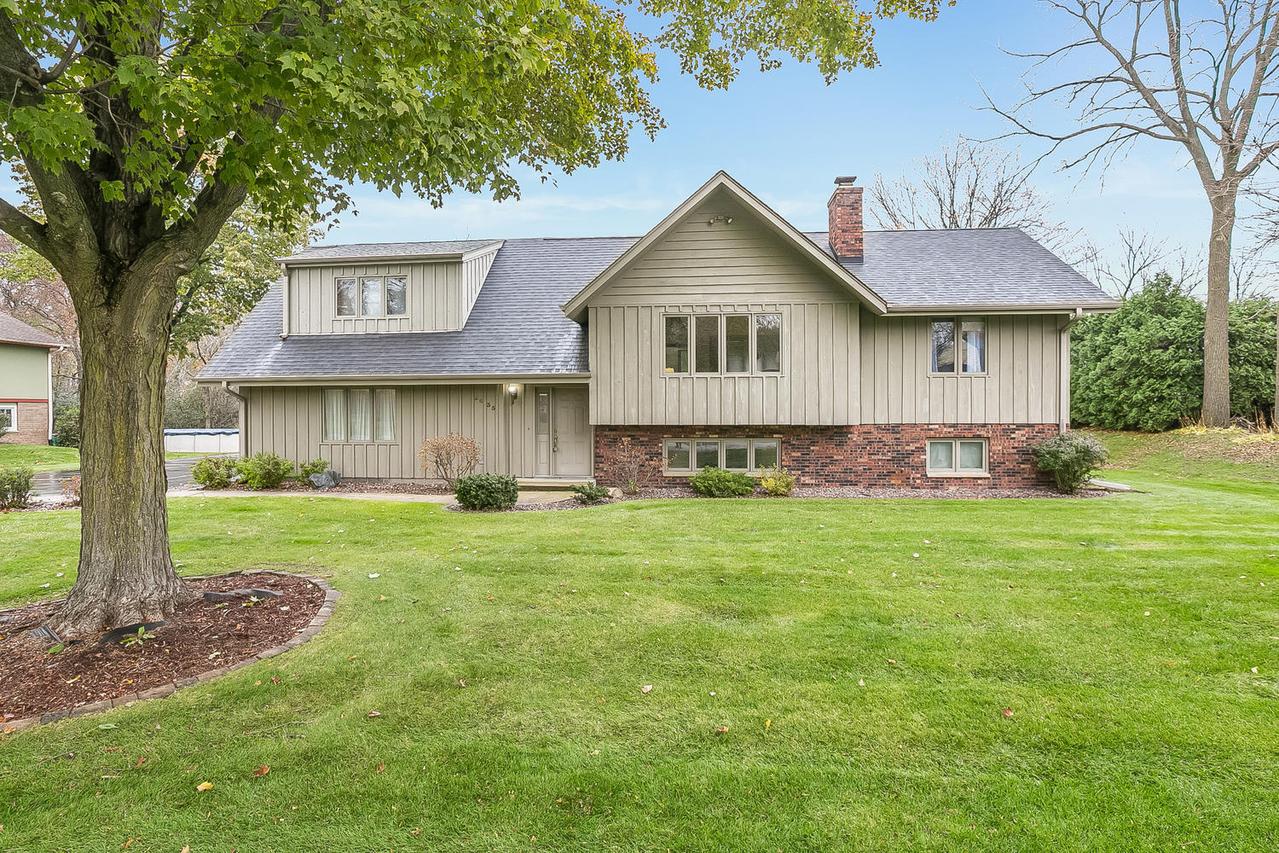 2635 Donegal Rd, Mount Pleasant, WI 53405