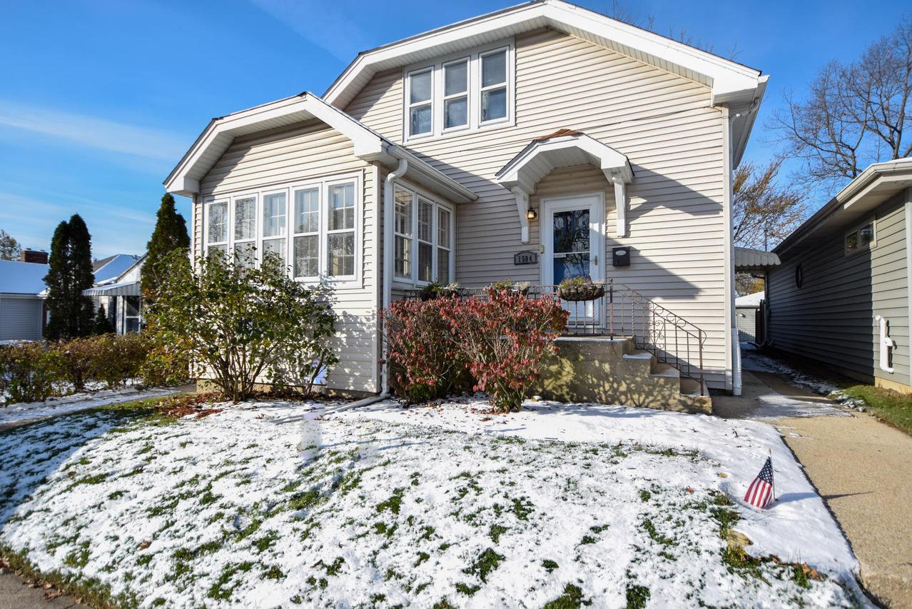 1504 Lathrop Ave, Racine, WI 53405