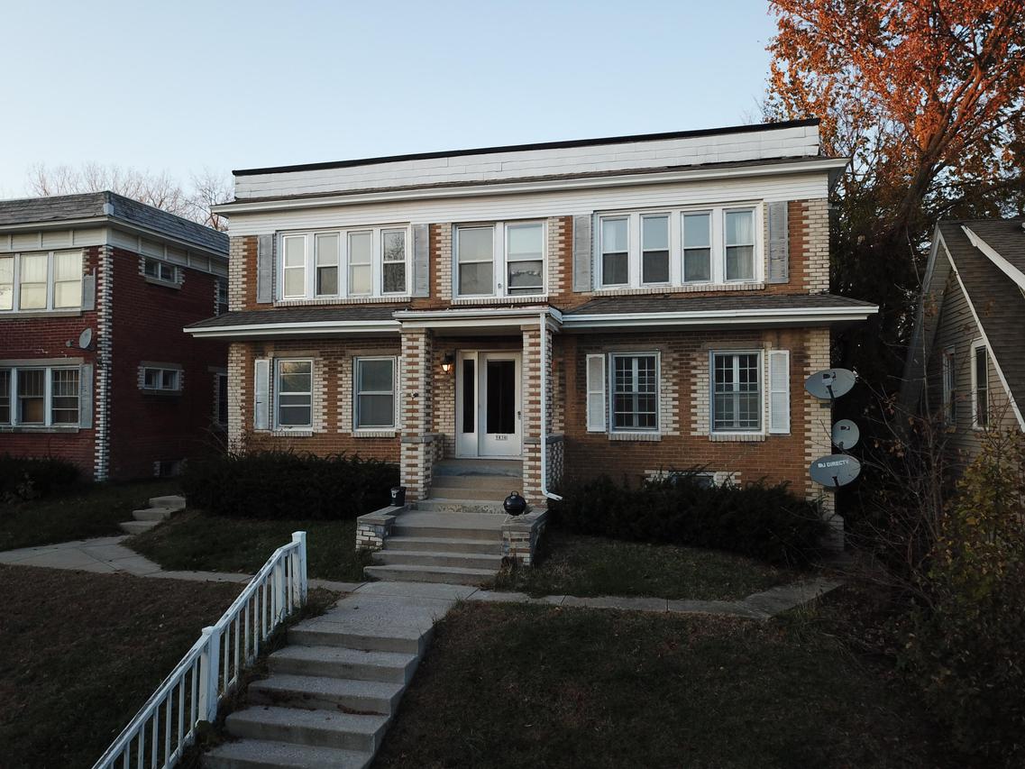 5836 W Wells St, Wauwatosa, WI 53213