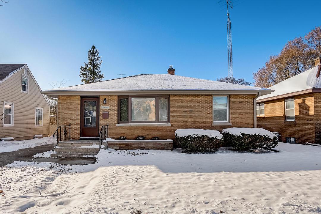 7702 30th Ave, Kenosha, WI 53142