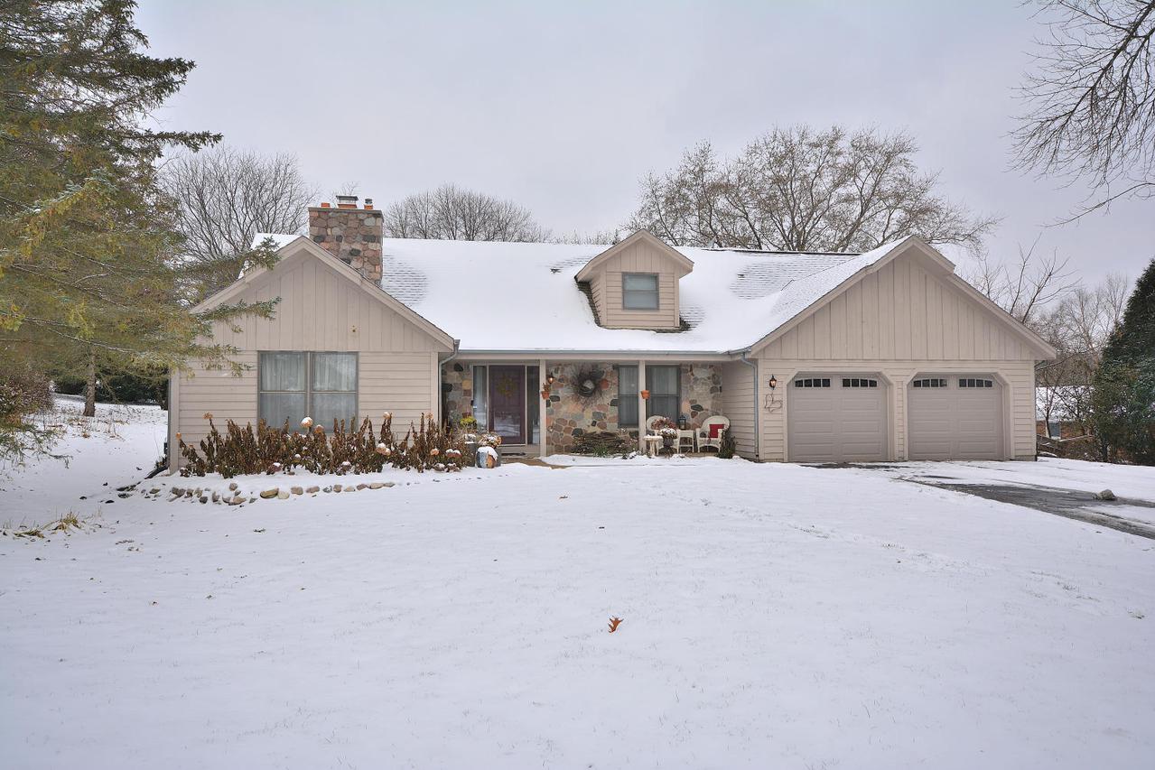 20555 Golden Meadow Cir., Brookfield, WI 53045