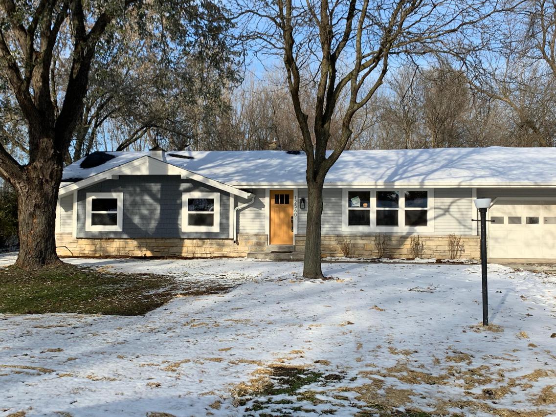 12560 Cardinal Crest Dr, Brookfield, WI 53005