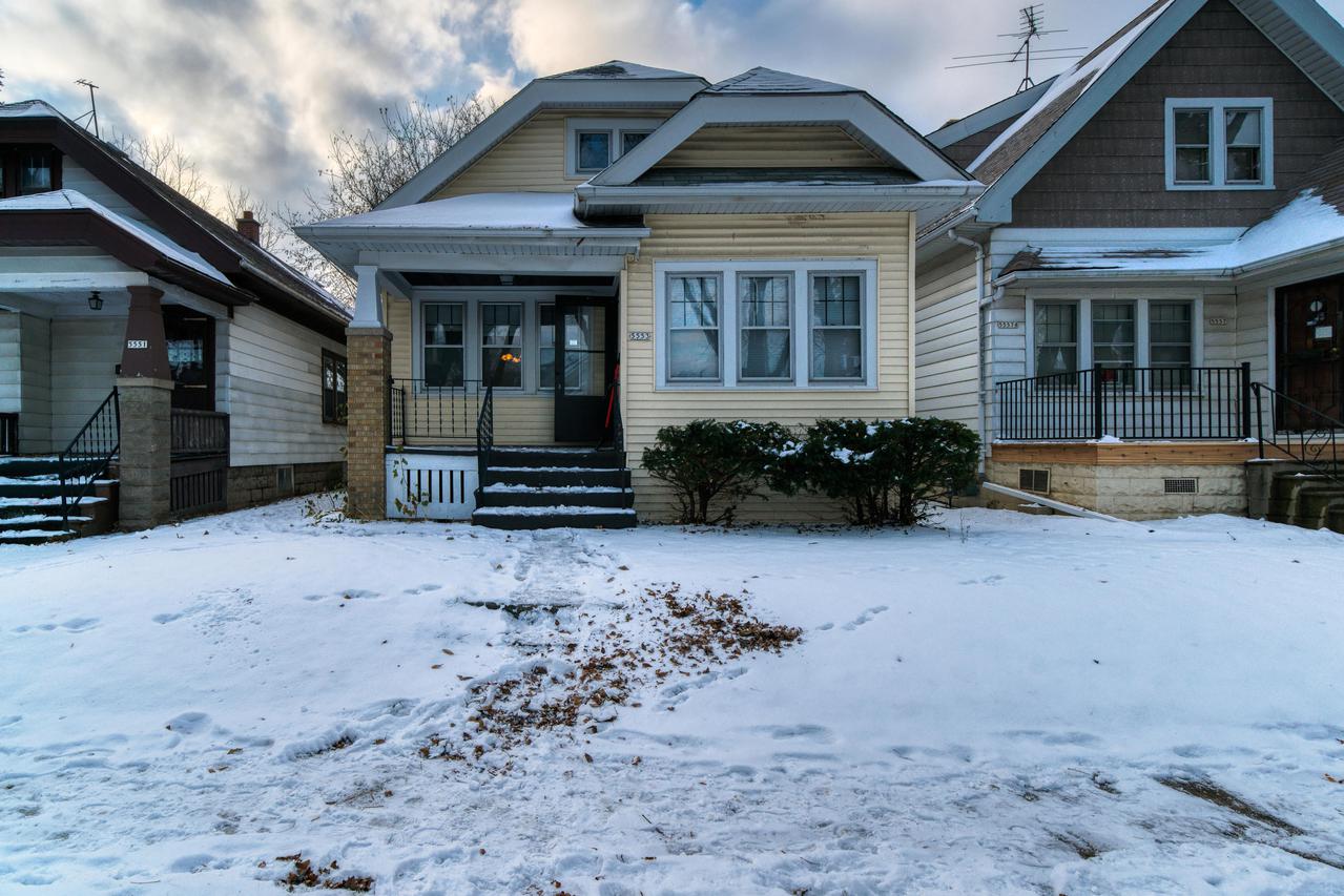 5553 N 40th St, Milwaukee, WI 53209