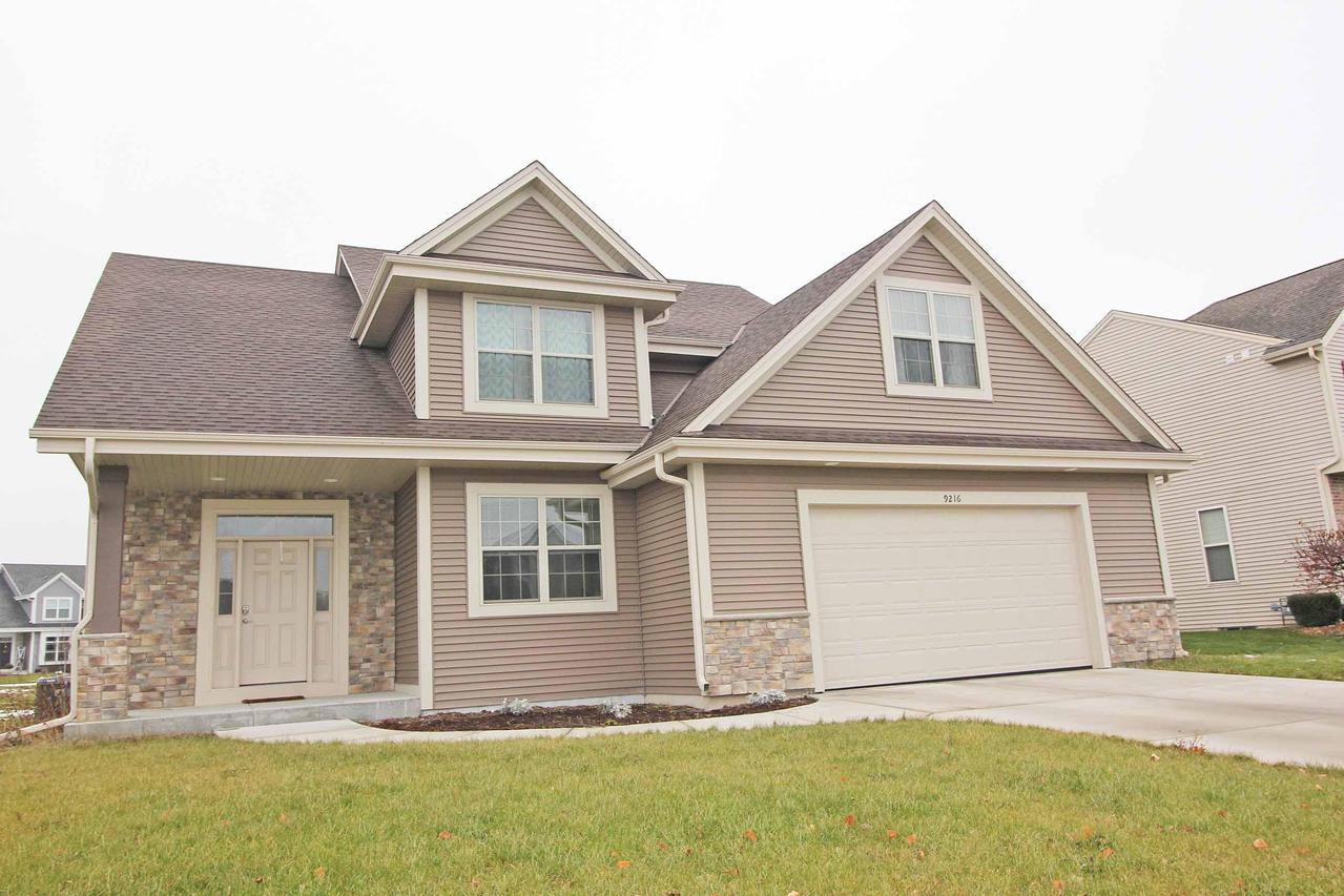 9216 Prairie Crossing Dr., Caledonia, WI 53126