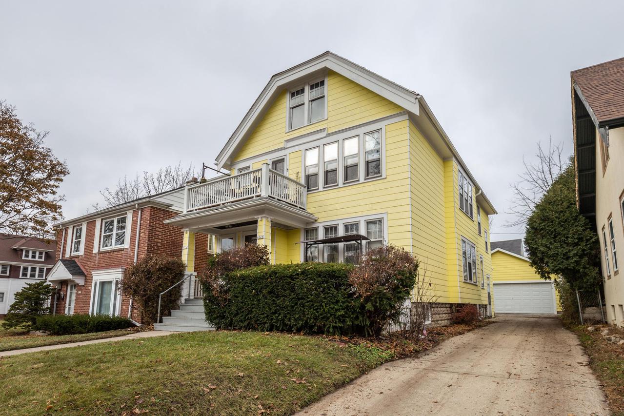 6224 W Lloyd St. #6226, Wauwatosa, WI 53213