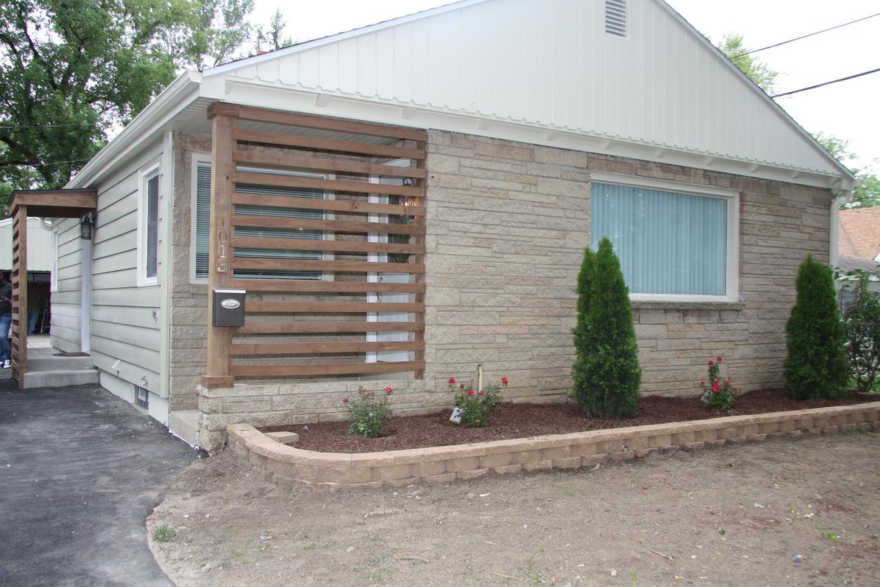 1013 W Eula Ct, Glendale, WI 53209