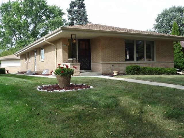 9834 W Grantosa Dr., Wauwatosa, WI 53222