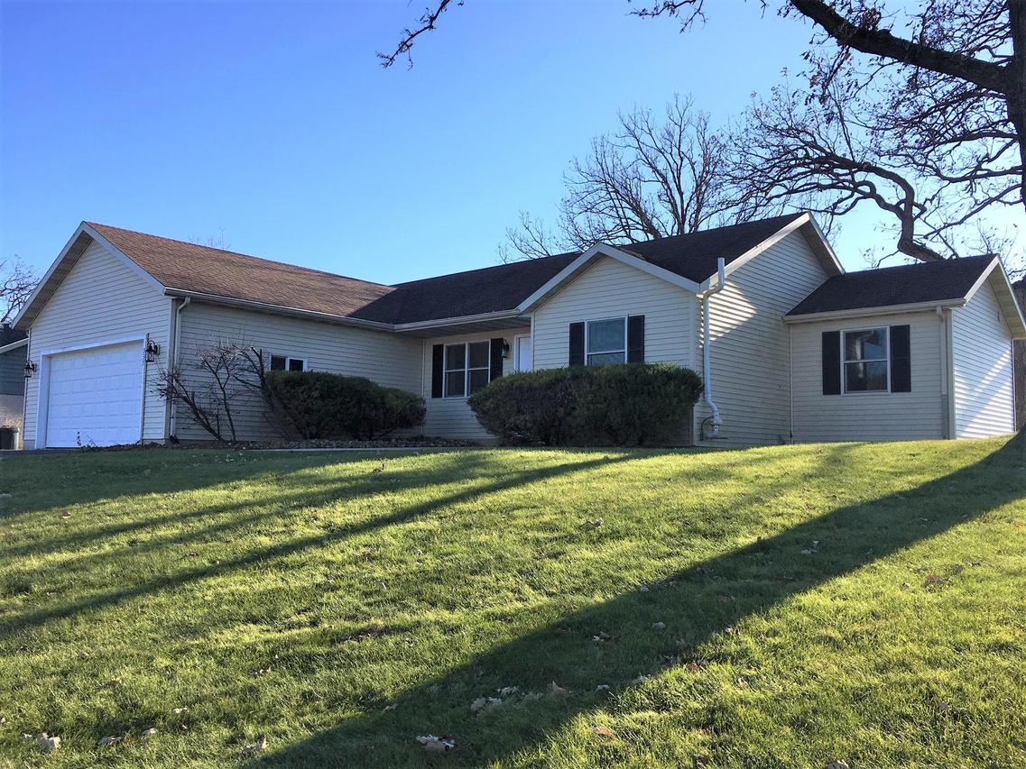 337 Oak Ridge Dr., Darien, WI 53114
