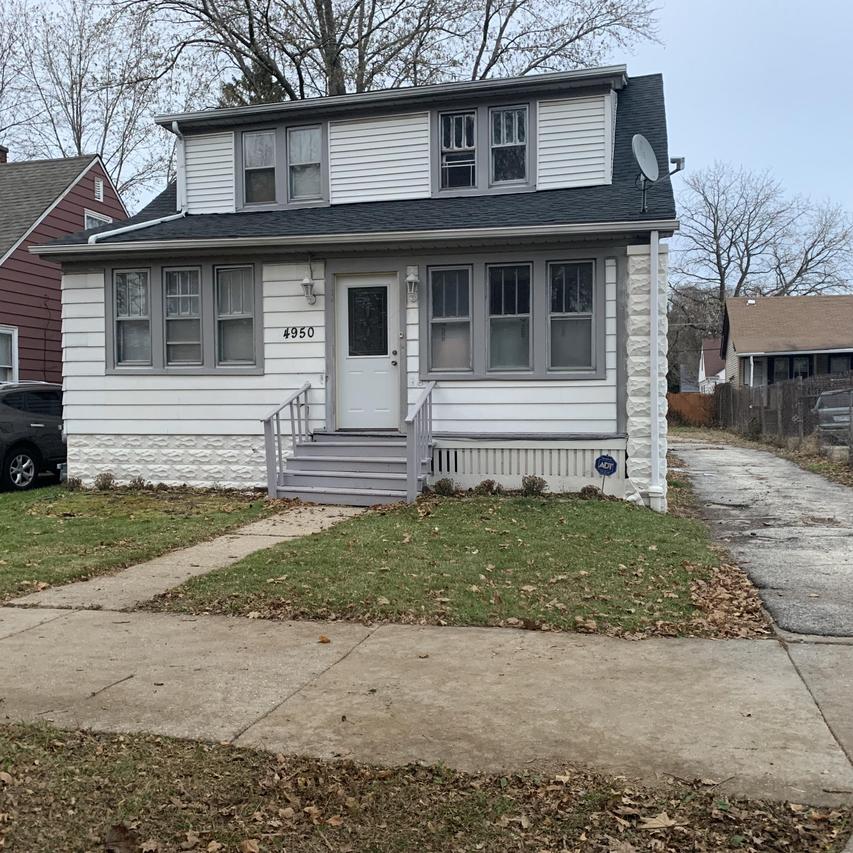 4950 N 19th Pl, Milwaukee, WI 53209