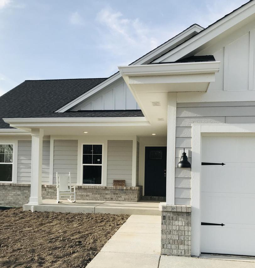 205 Glacial Dr, Slinger, WI 53086