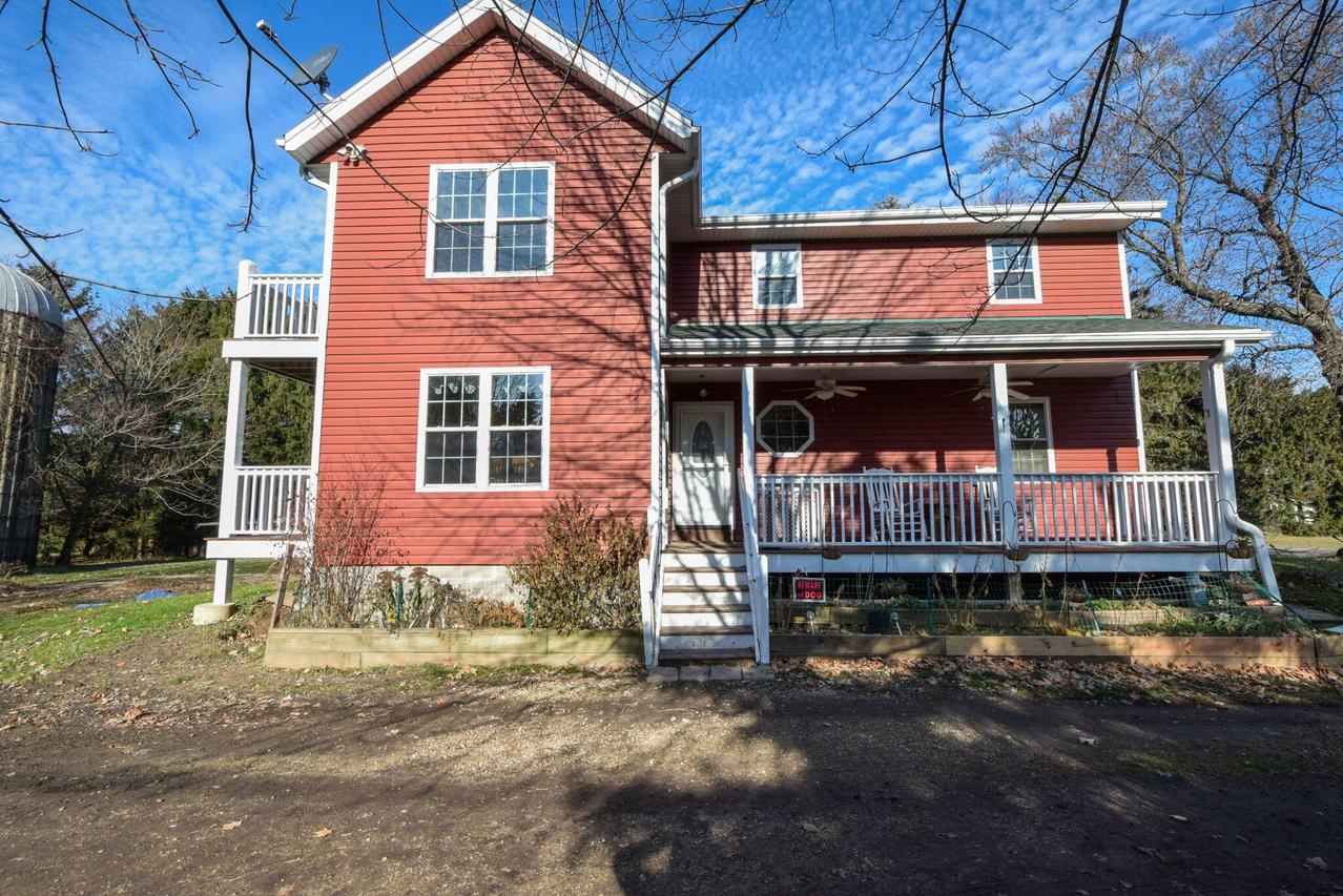 N6129 Hodunk Rd, Lafayette, WI 53121