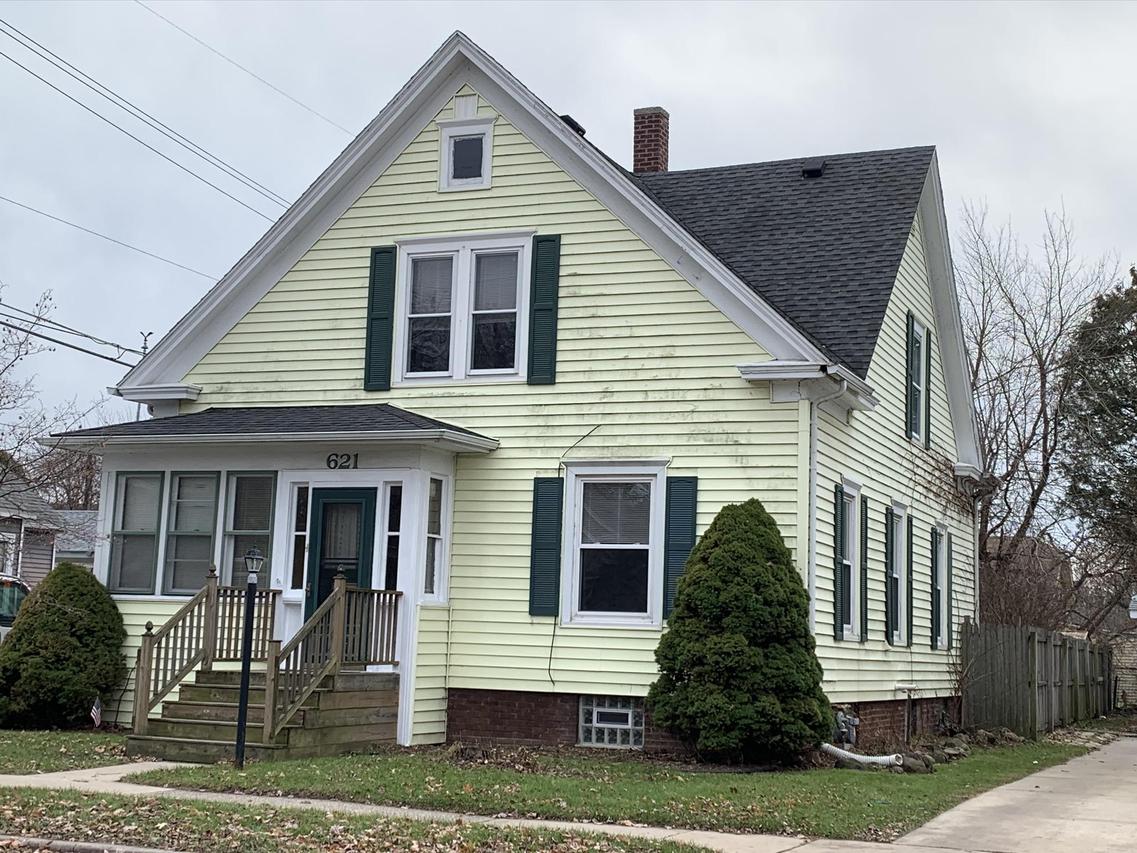 621 Goold St, Racine, WI 53402