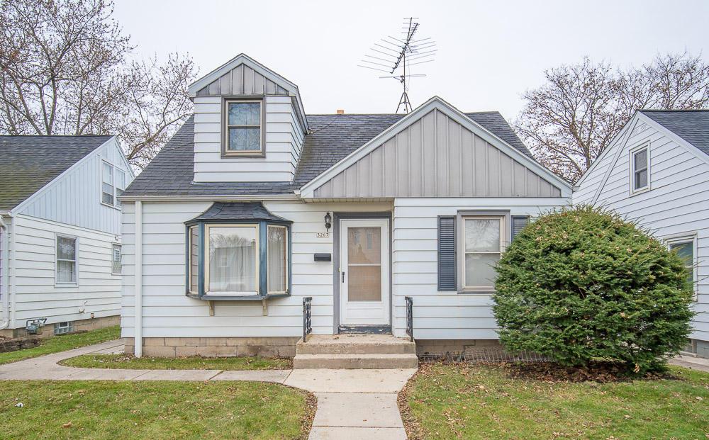 3267 N 91st St, Milwaukee, WI 53222