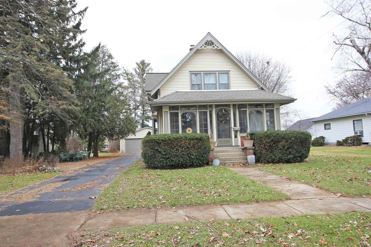 130 Lincoln Ave., Mukwonago, WI 53149