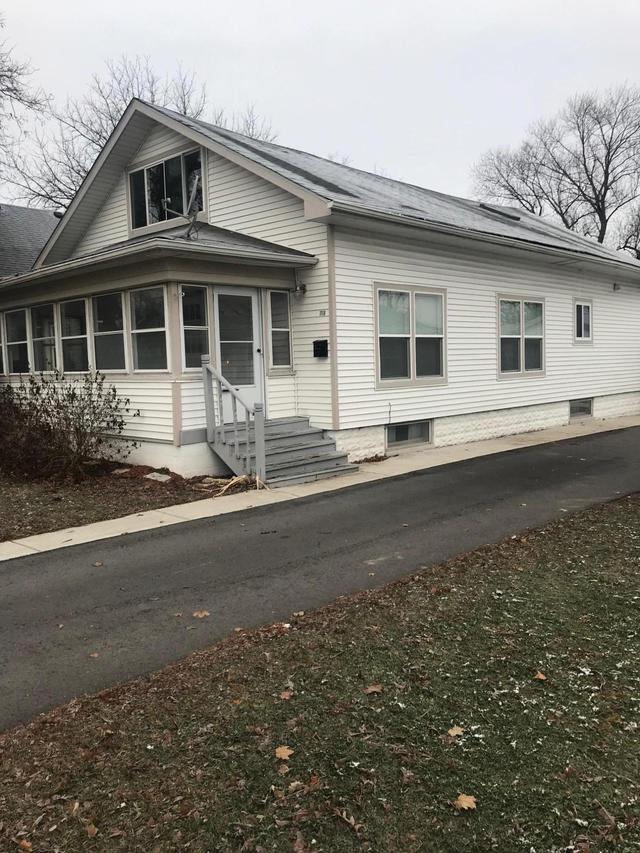 1118 Arcadian Ave, Waukesha, WI 53186