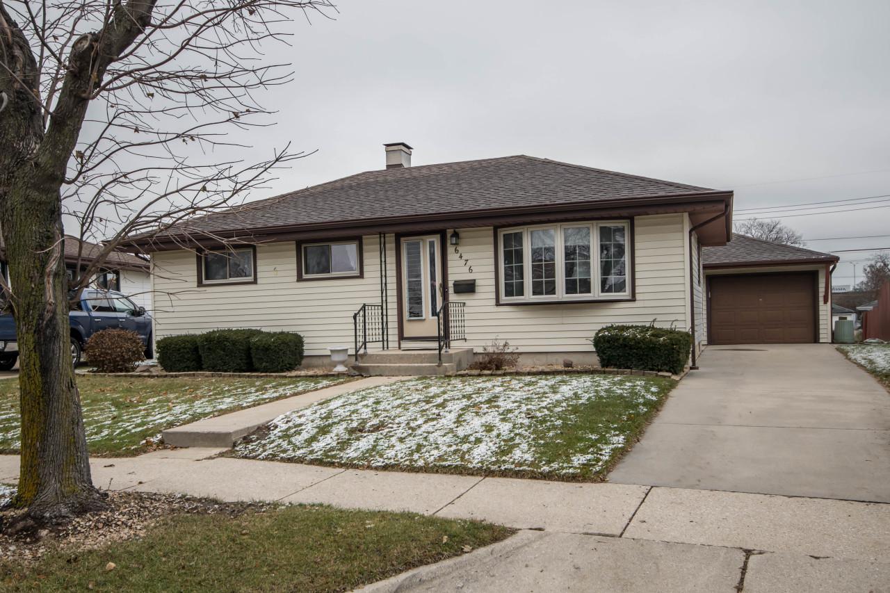 6476 S 18th St, Milwaukee, WI 53221