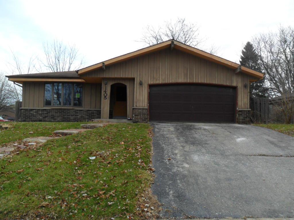 1405 Fox River, Waukesha, WI 53189