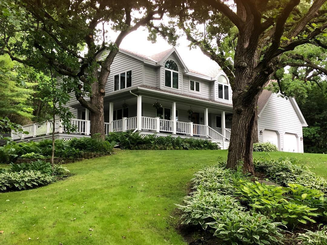 S43W27140 Country Ln, Waukesha, WI 53189