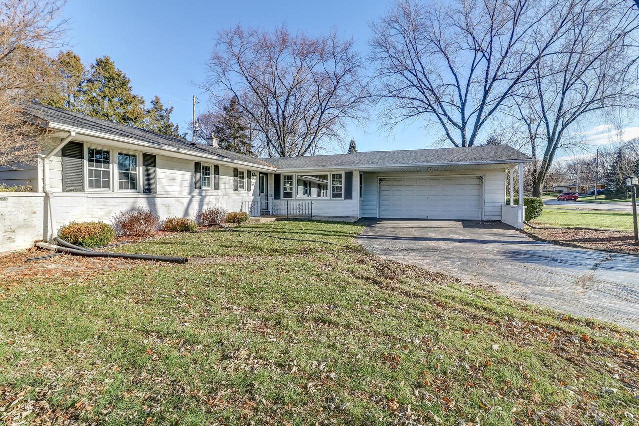 11046 W Courtland Ave., Wauwatosa, WI 53225