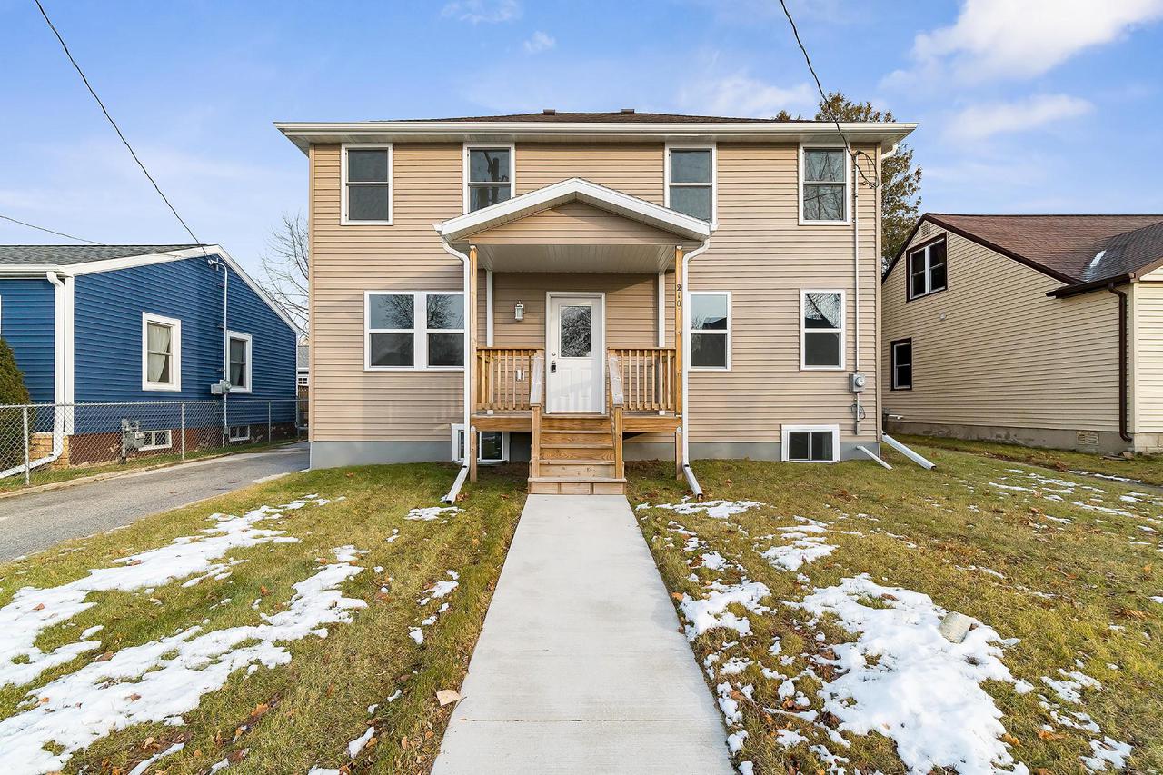 2107 Lincoln St., Two Rivers, WI 54241