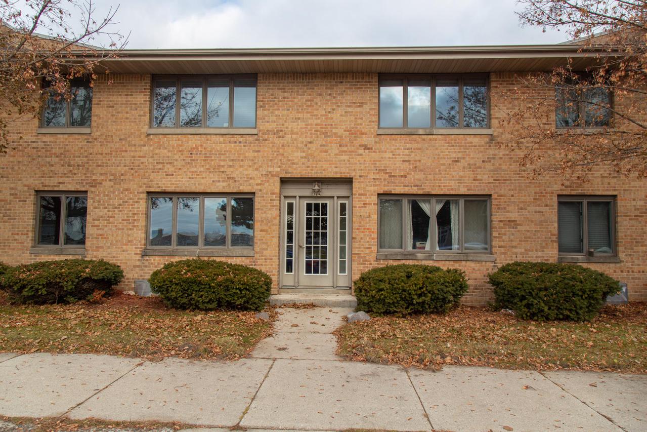 324 Center Ave ##2, Sheboygan, WI 53081