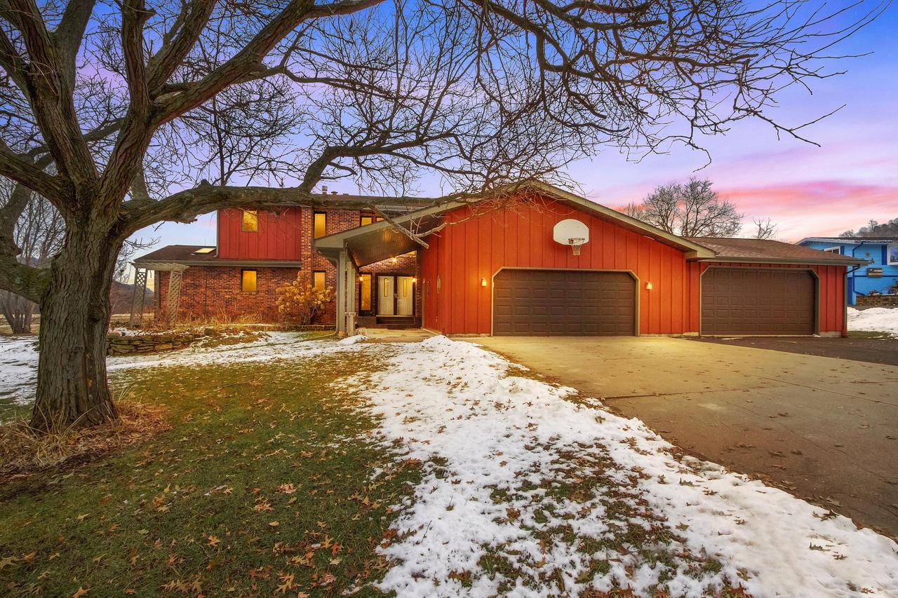 N1114 Pineview Dr., Shelby, WI 54601