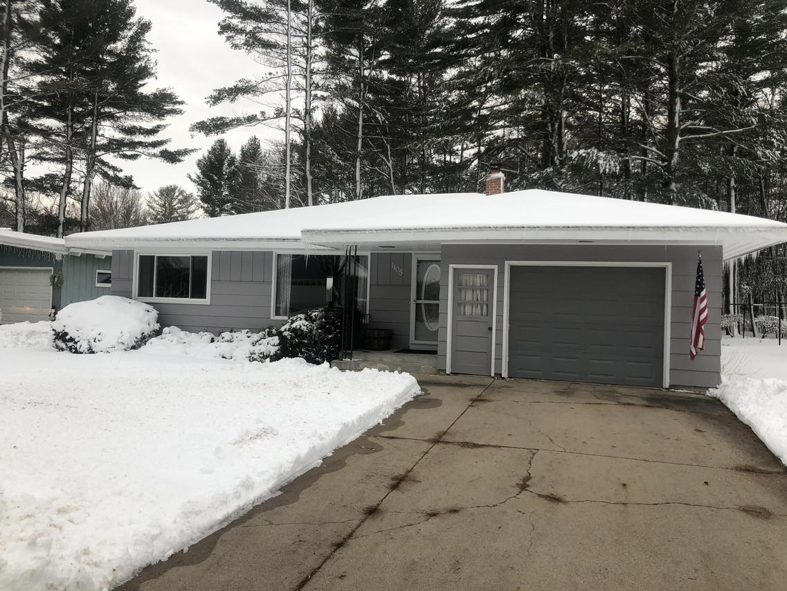 1105 Sunnyfield, Marinette, WI 54143