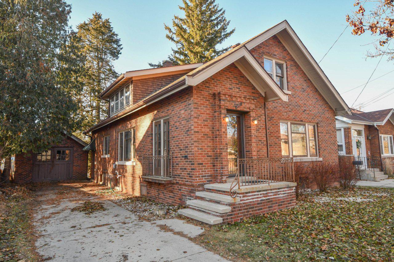 506 Dewey Ave, Watertown, WI 53094