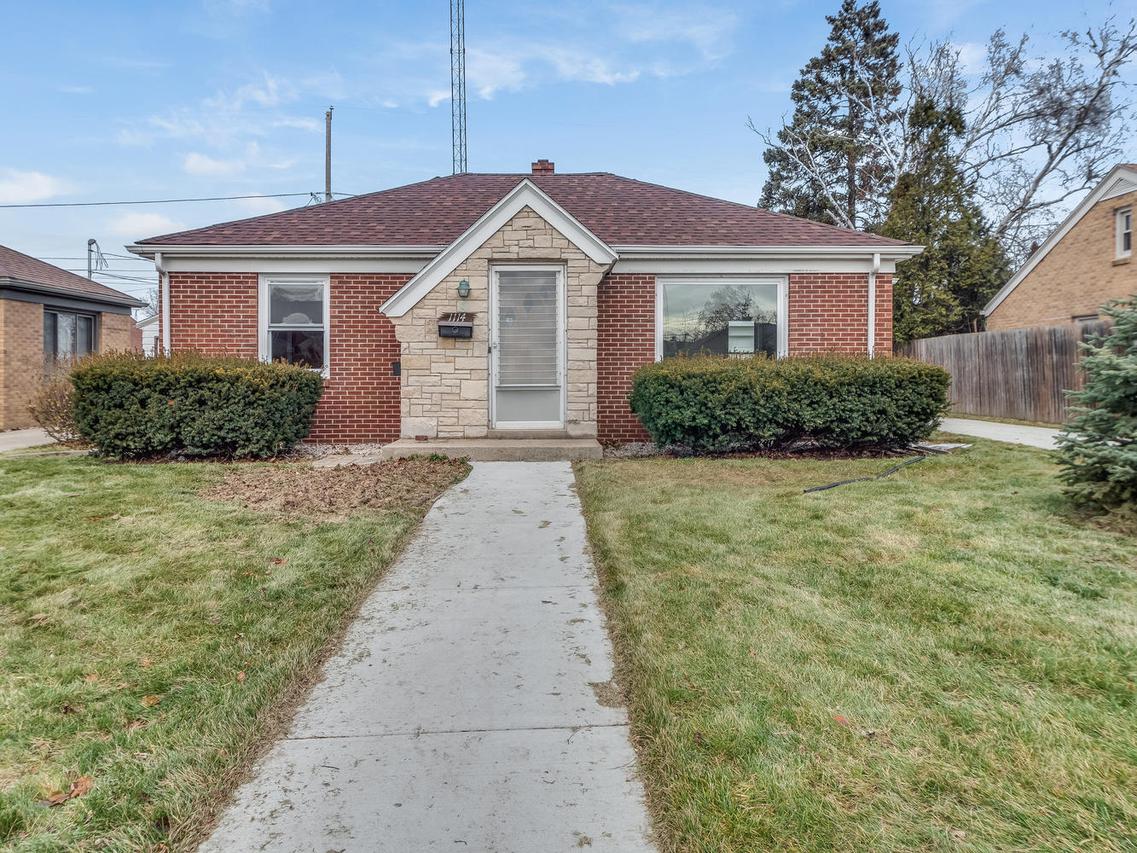 1114 Kingston Ave, Racine, WI 53402